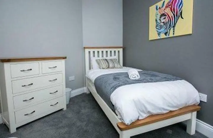 Amazing 3 Bedroom Home, Prime Bt1 Postcode And City Centre Location Belfast 0*,  United Kingdom