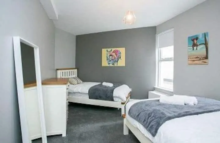Amazing 3 Bedroom Home, Prime Bt1 Postcode And City Centre Location Belfast Holiday home