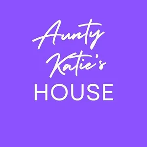 Hostal Aunty Katie's House, Ni Tourist Board Certified & Located On The Main Oldpark Road To Belfast, With Free Continental Breakfast & Free Ultra Fast Sky Internet, Free Sky Sports & Free Sky Cinema, Self-check In After 10pm Gmt, Belfast